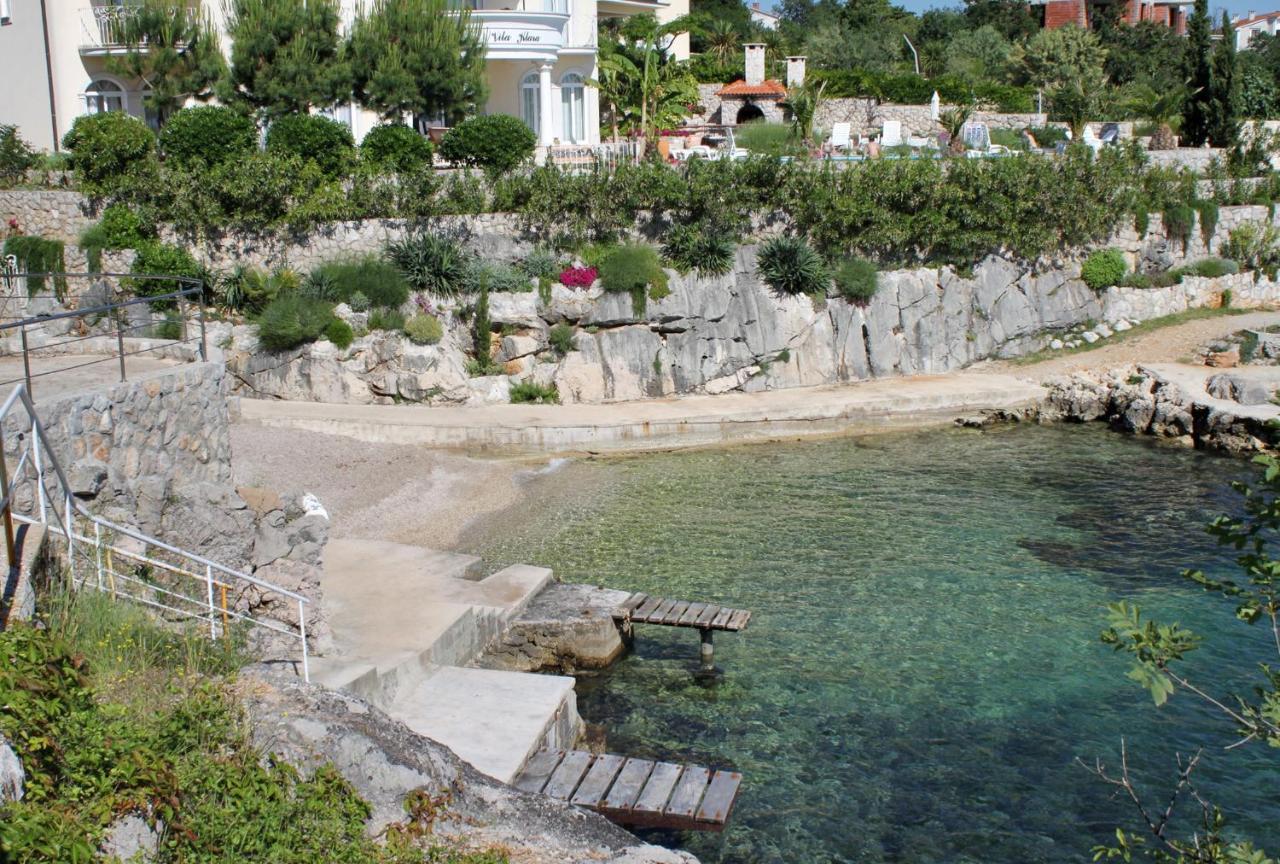Apartments With A Parking Space Vantacici, Krk - 18476 Malinska Extérieur photo