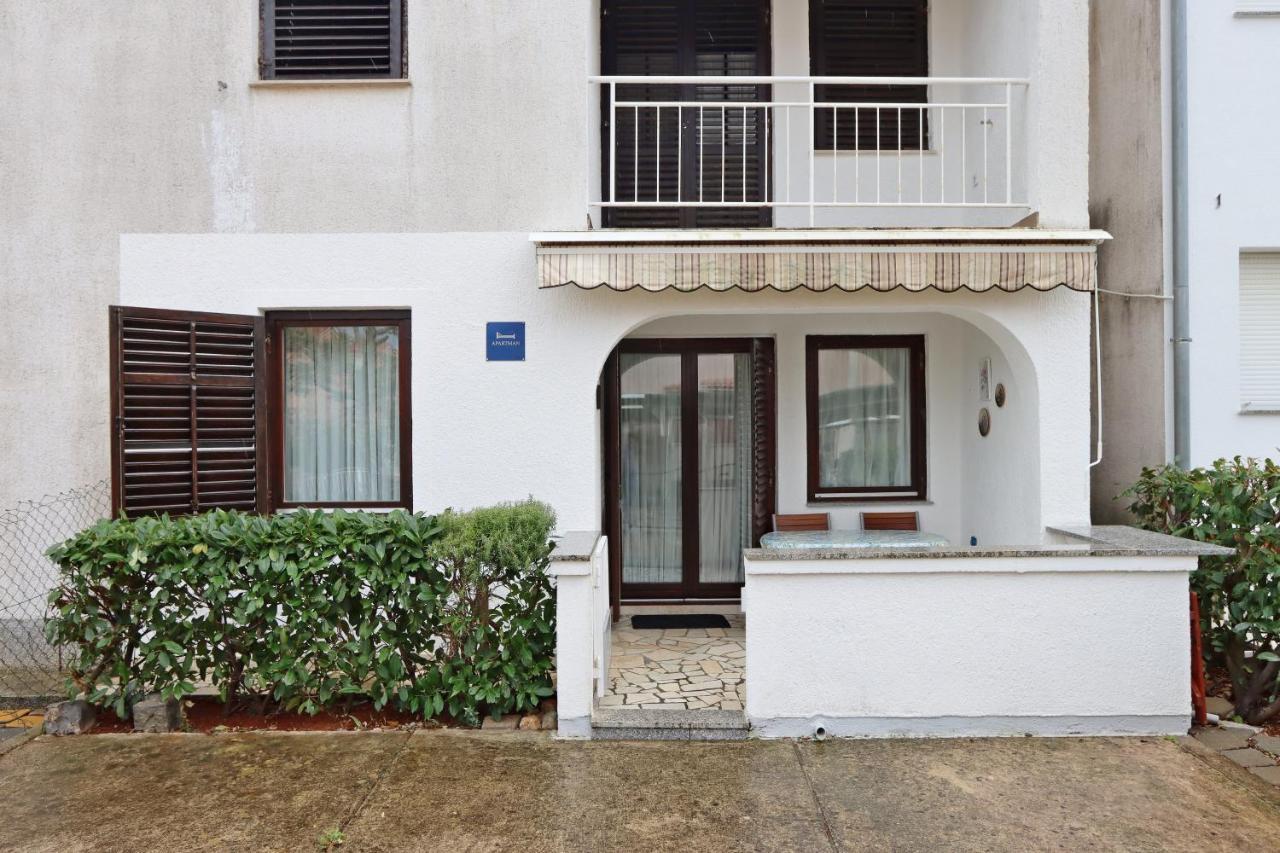 Apartments With A Parking Space Vantacici, Krk - 18476 Malinska Extérieur photo